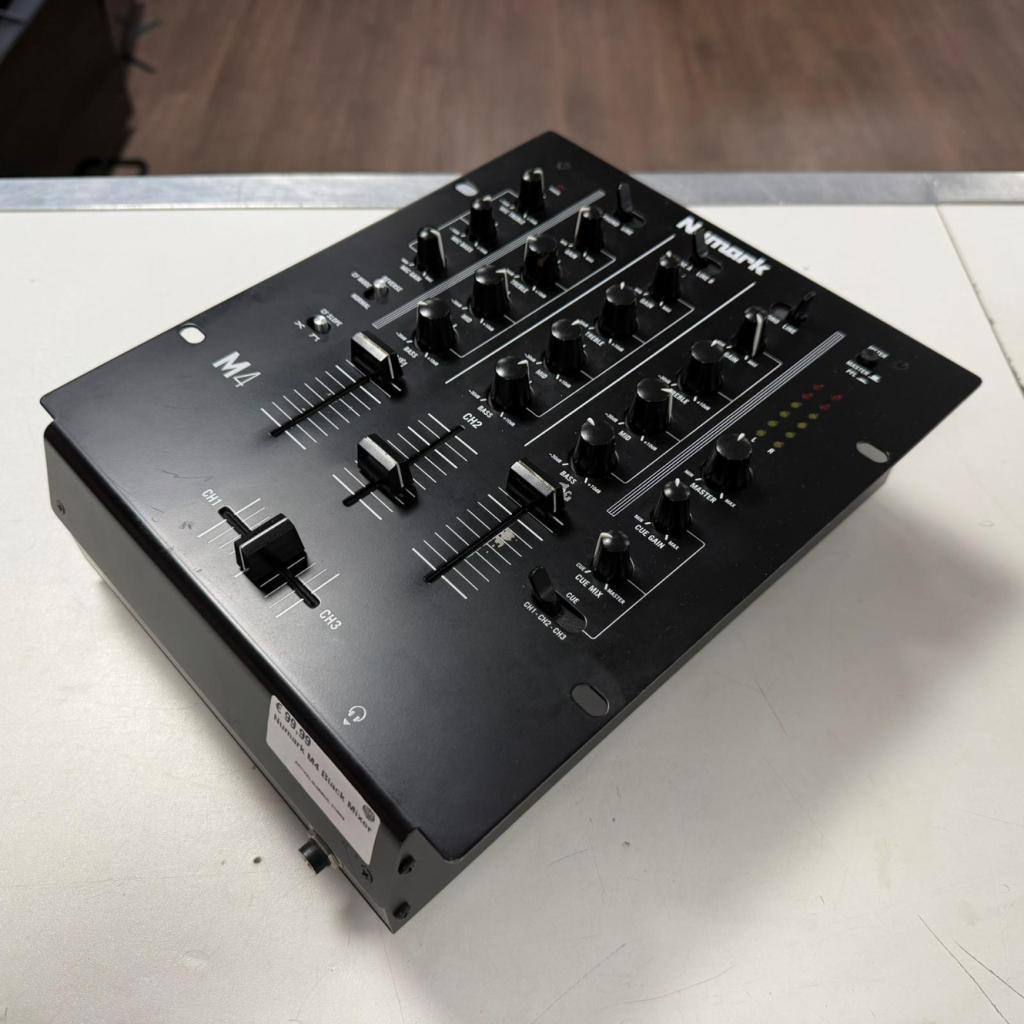 Numark M4 Black Mixer, Muziek en Instrumenten, Dj-sets en Draaitafels, Numark, Zo goed als nieuw, Support@numark.com, Numark Industries
200 Scenic View Drive
Cumberland, RI 02864-1813
USA