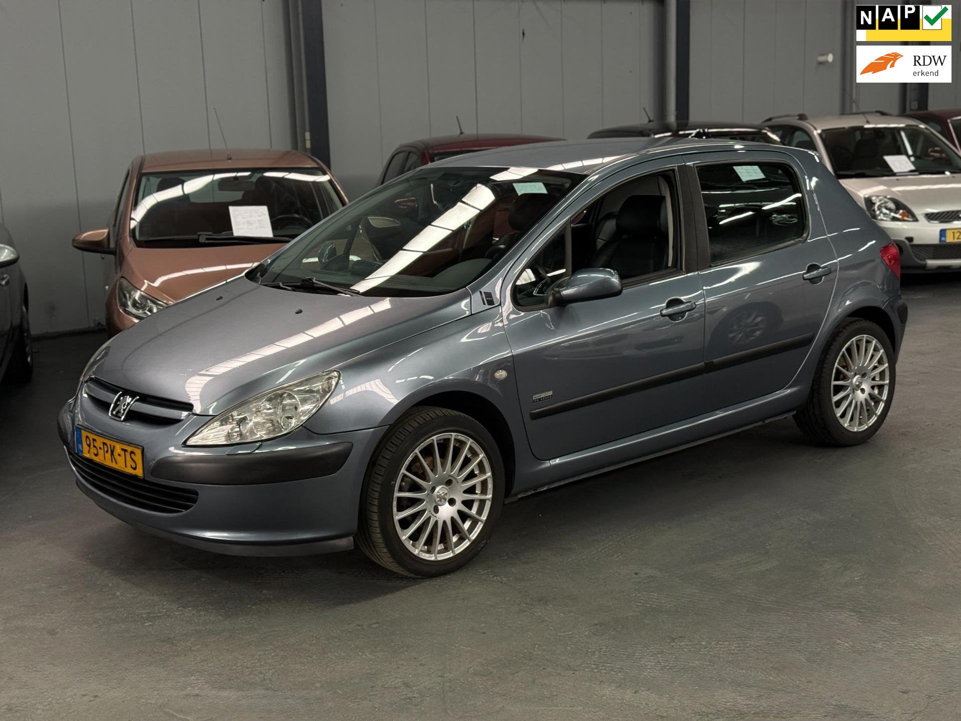 Peugeot 307 1.6-16V Navtech Nieuwe APK Trekhaak Cruise Leer, Auto's, Voorwielaandrijving, Gebruikt, Zwart, 4 cilinders