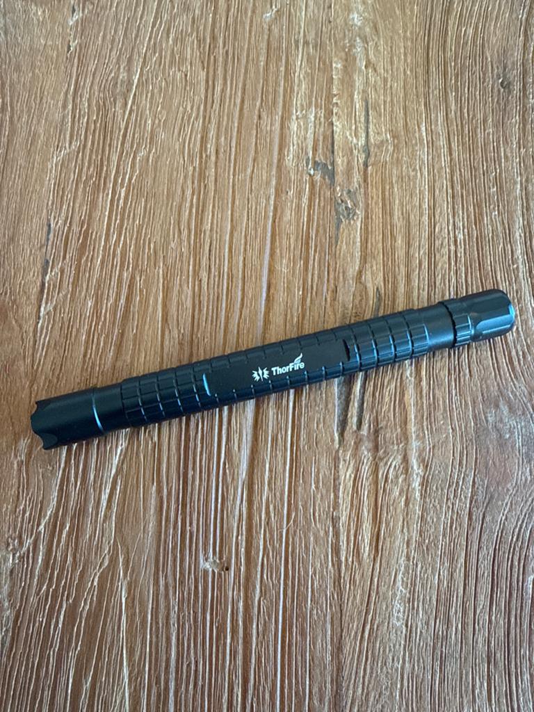 ThorFire PF02 felle LED zaklamp, Ophalen of Verzenden, Zo goed als nieuw, Batterij