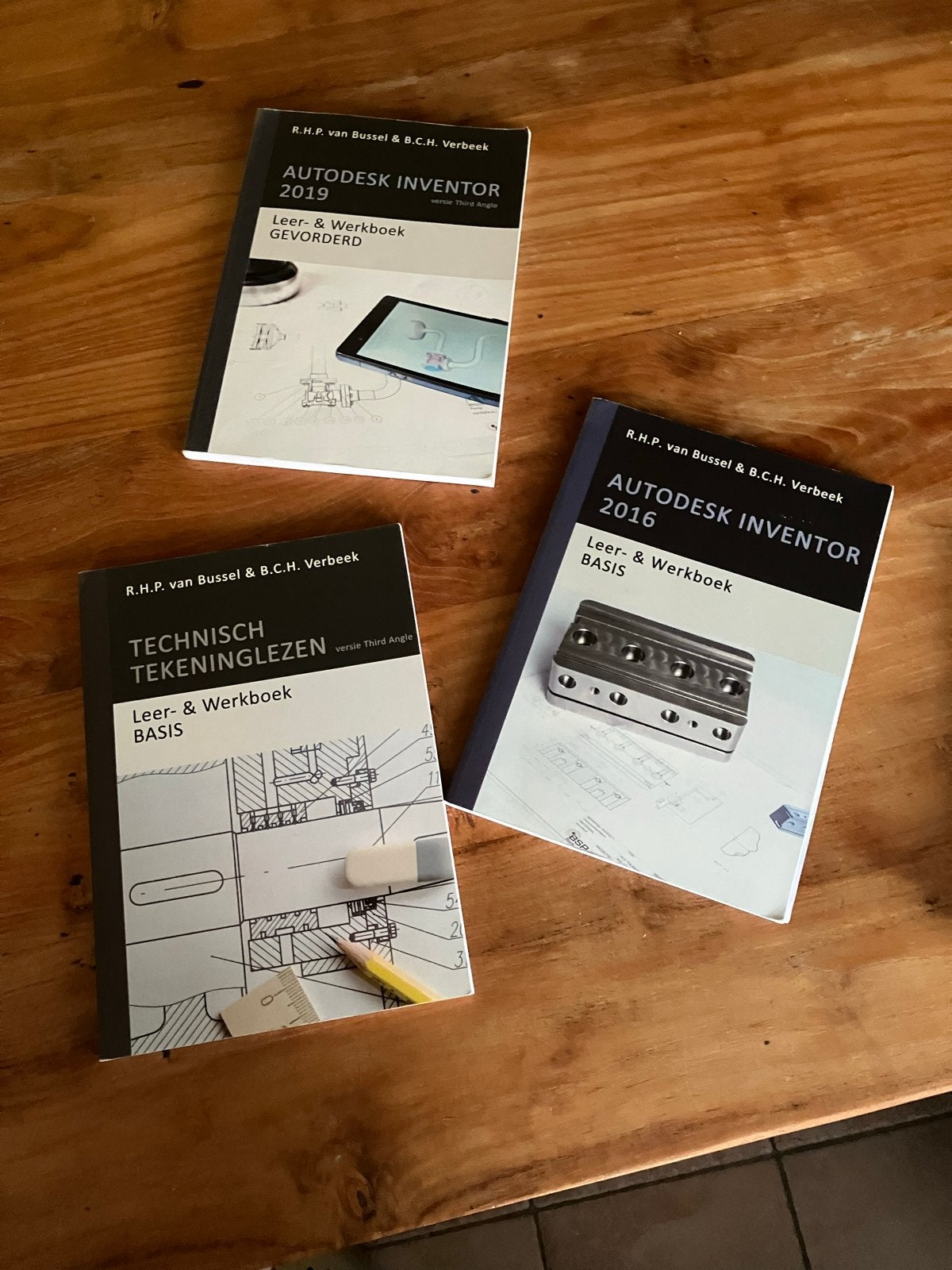 Autodesk Inventor & Technisch Tekenen Leer- & Werkboeken, Boeken, Ophalen, Beta, Zo goed als nieuw, MBO