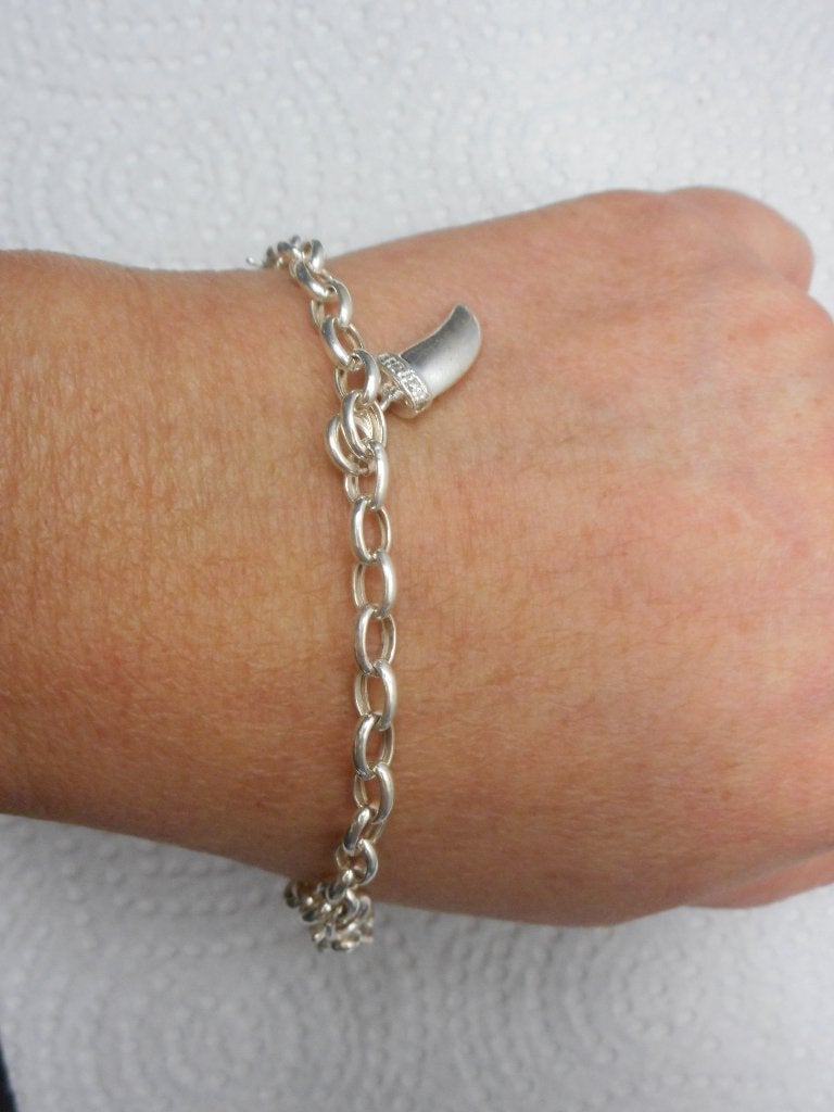 Zilveren schakel armband met 3 afneembare bedels nr.1134, Verzenden, Zo goed als nieuw, Met bedels of kralen, Zilver