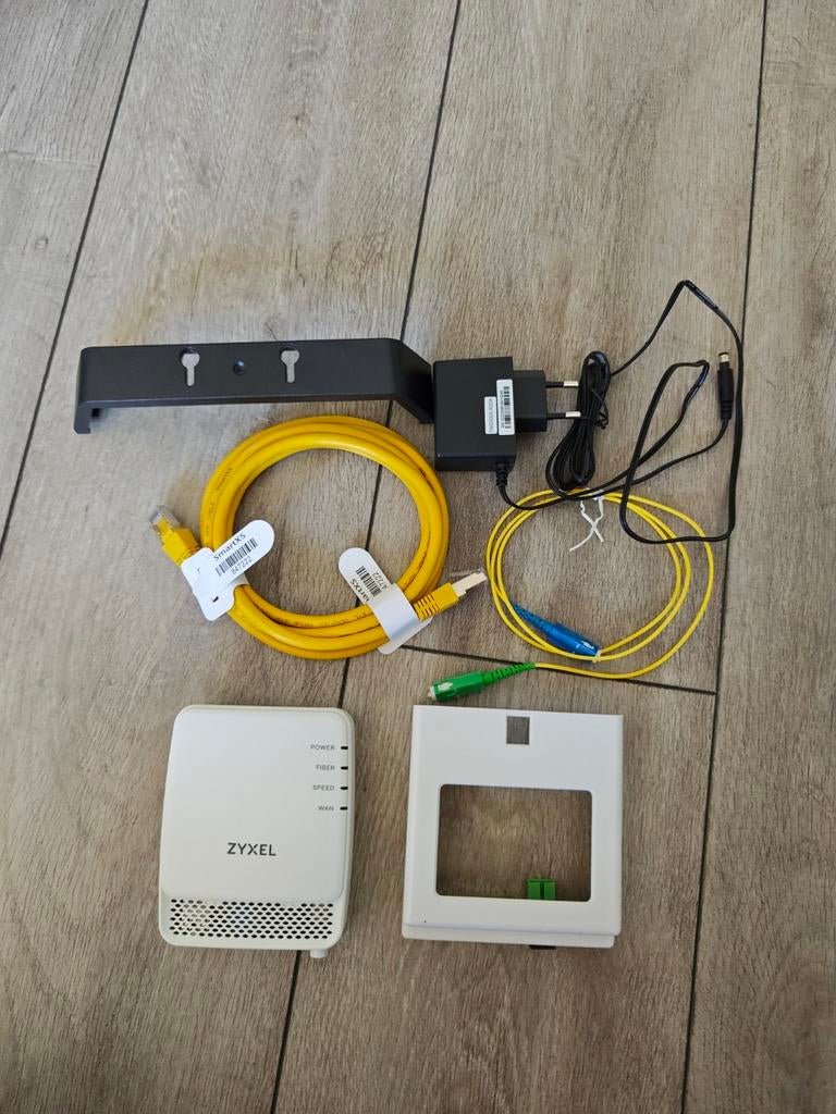 Zyxel Glasvezel Accessoires, Computers en Software, Routers en Modems, Ophalen of Verzenden, Gebruikt, Router met modem, Zyxel