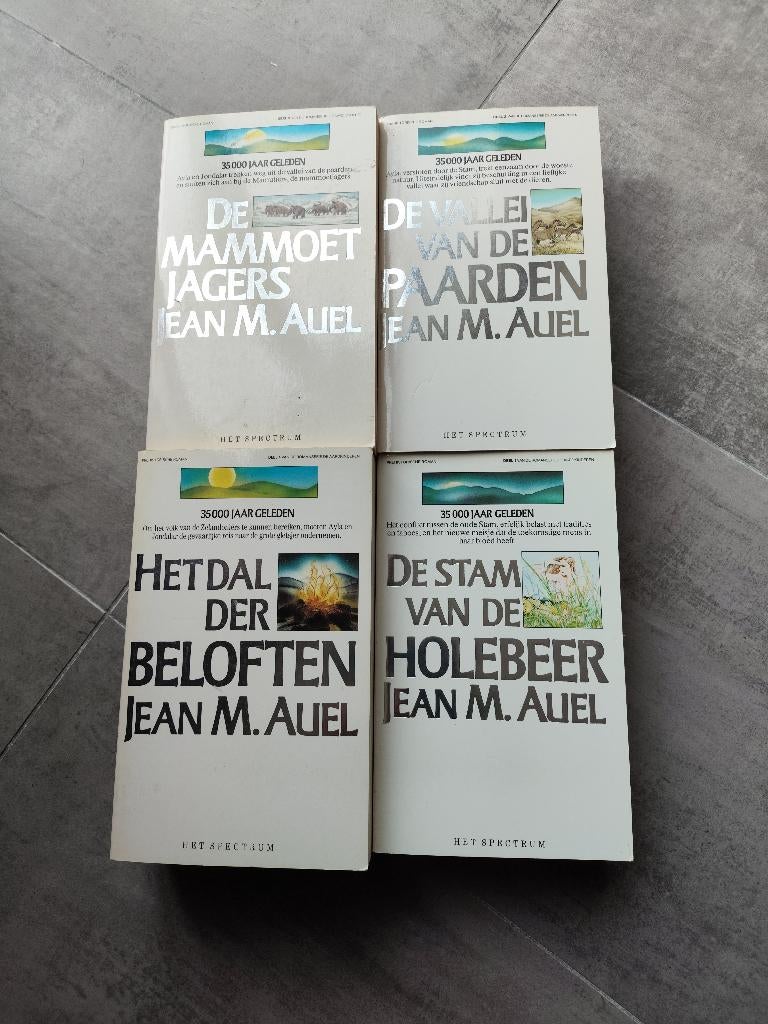 Jean M. Auel 4 delen De Aardkinderen Deel 1,2,3 en 4, Boeken, Ophalen of Verzenden, Jean M. Auel