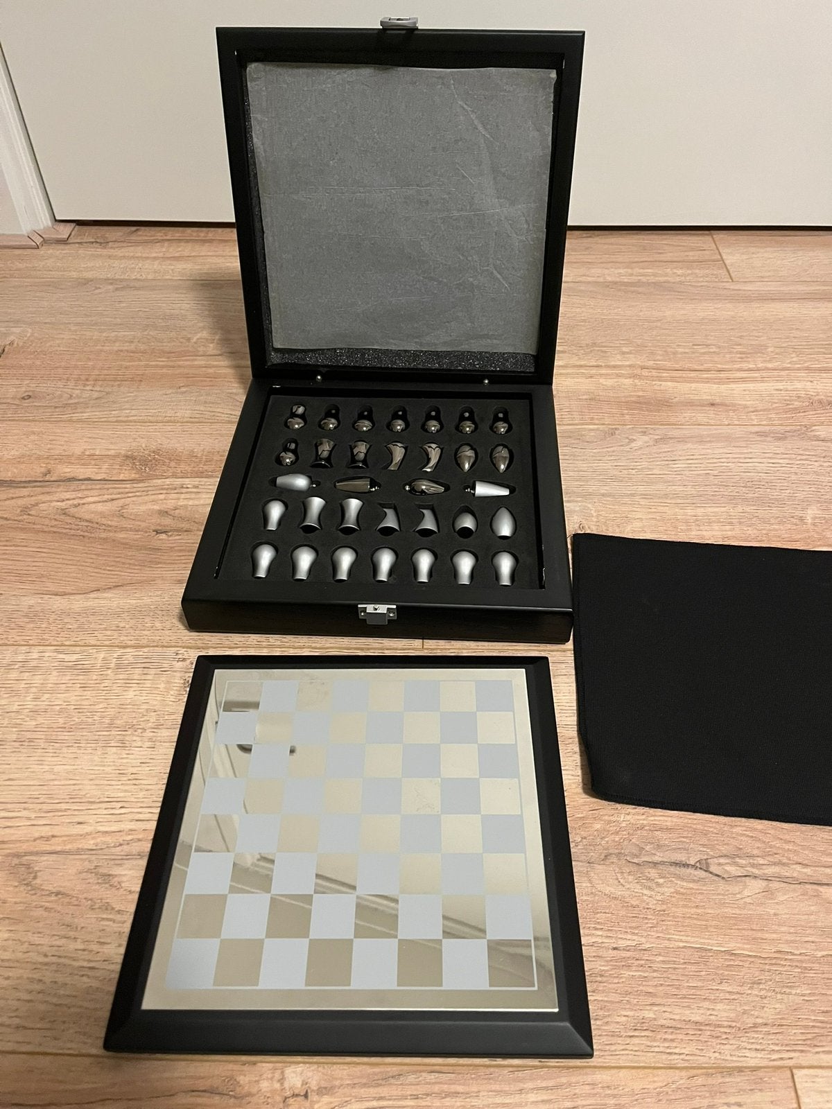Newbridge Silverware Luxe Schaakset + Koffer, Een of twee spelers, Ophalen of Verzenden, Nieuw