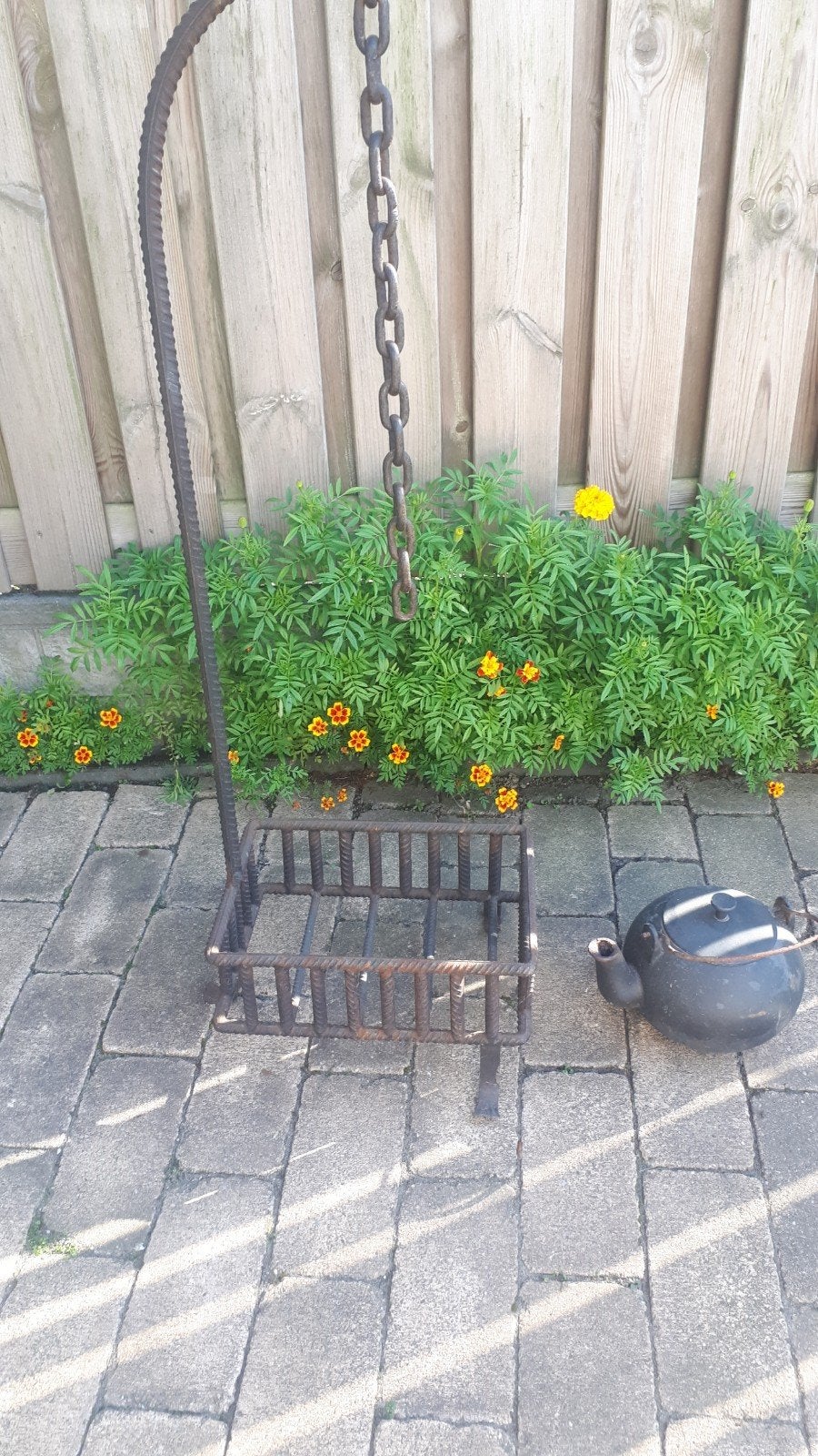 gietijzeren theepot (ketel)+ haardkorf, Tuin en Terras, Ophalen