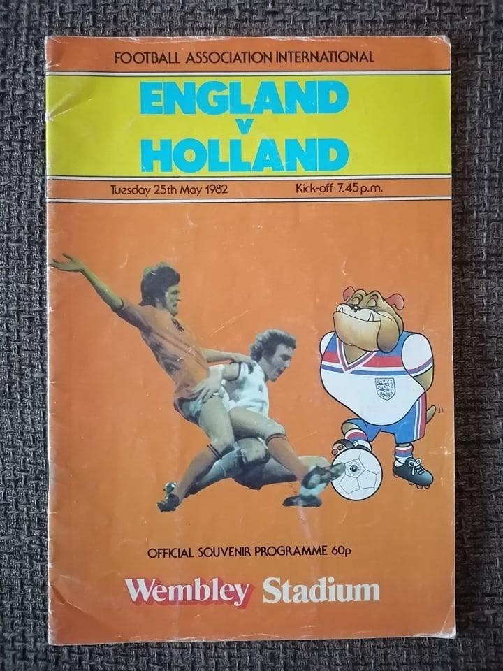 16x Official programs KNVB en Feyenoord products, Verzenden, Zo goed als nieuw, Overige binnenlandse clubs, Boek of Tijdschrift