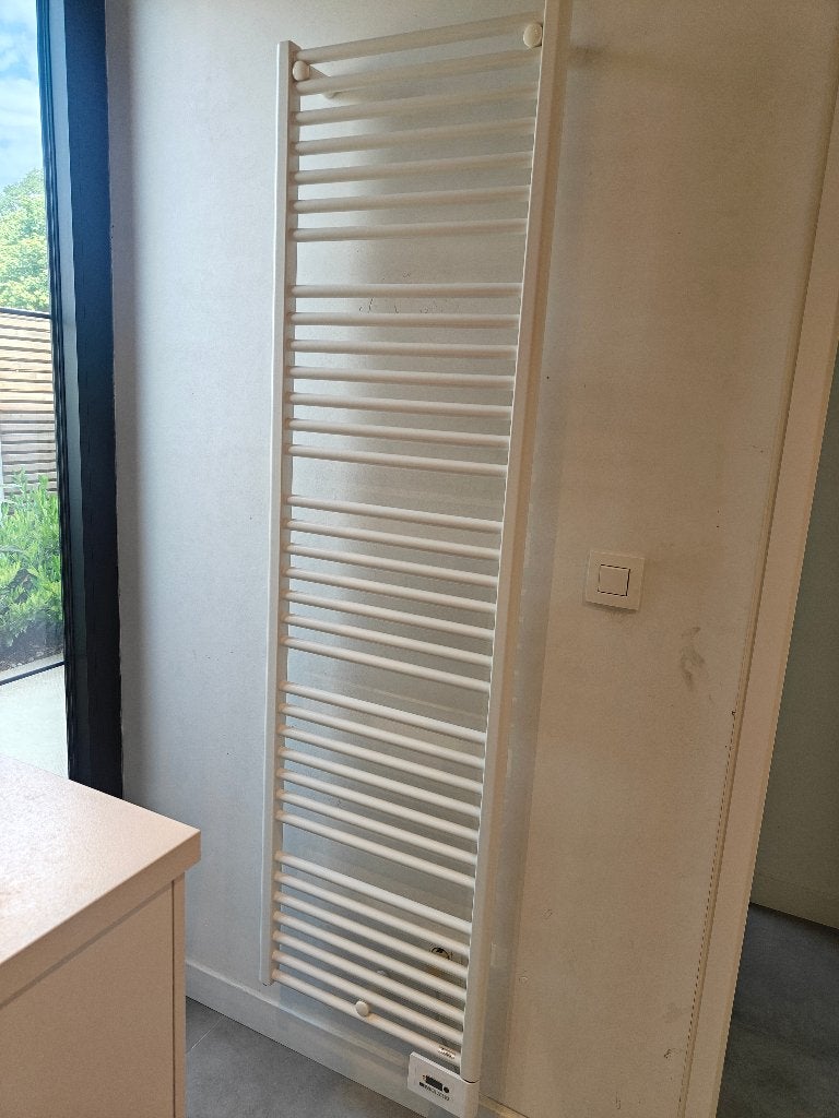 2x Vasco Elektrische Handdoek radiator badkamer digitaal, Ophalen, Radiator, Minder dan 60 cm, Zo goed als nieuw