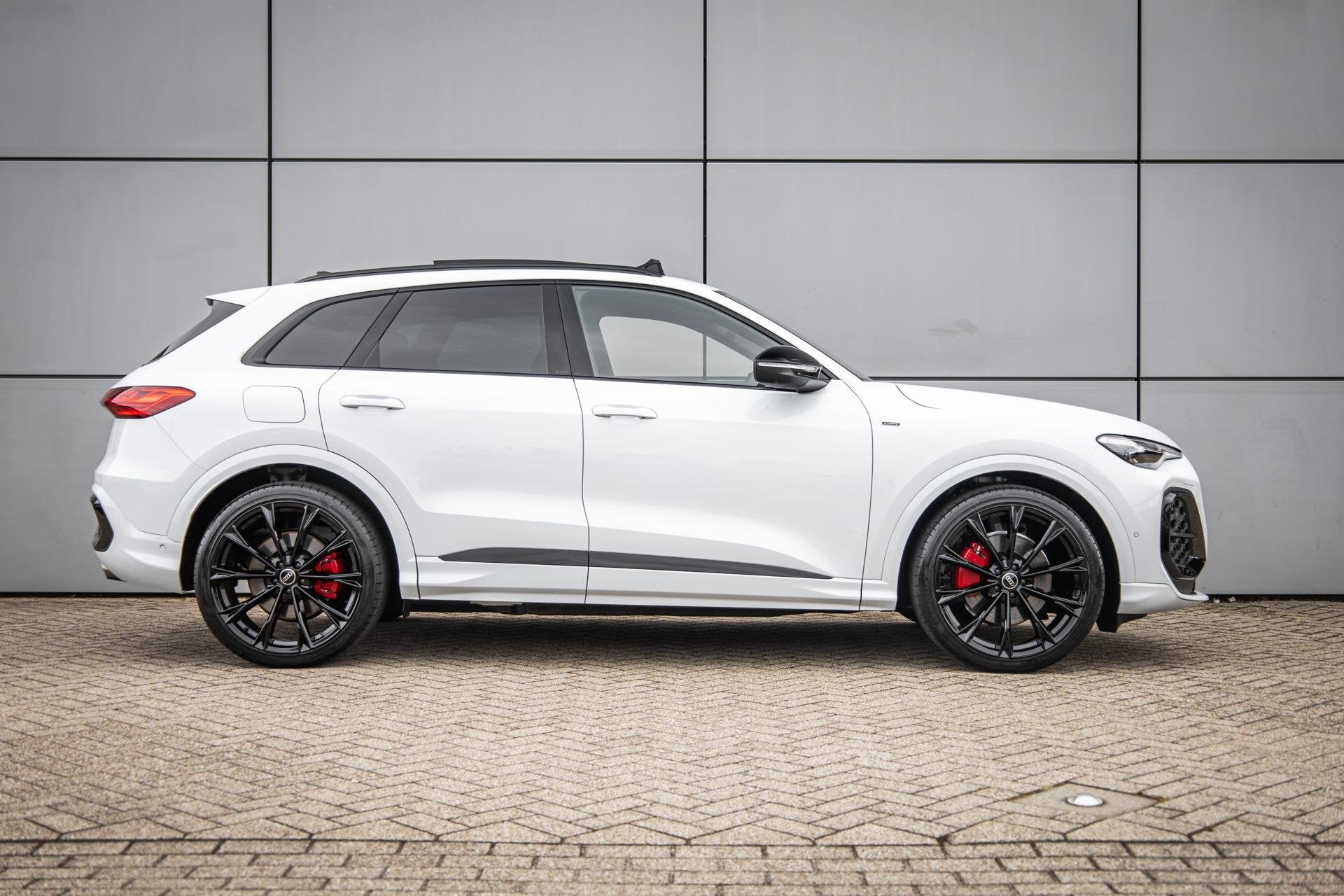 Audi Q5 2.0 e-hybrid 367pk quattro S edition Competition | P, Auto's, Audi, Automaat, Gebruikt, 4 cilinders, 150 min