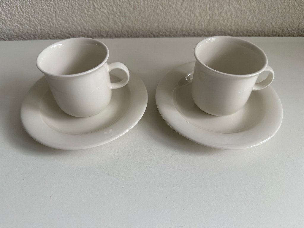2 Arabia Arctica espressokopjes / kop-en-schotels, Arabia, Ophalen of Verzenden, Zo goed als nieuw, Overige stijlen