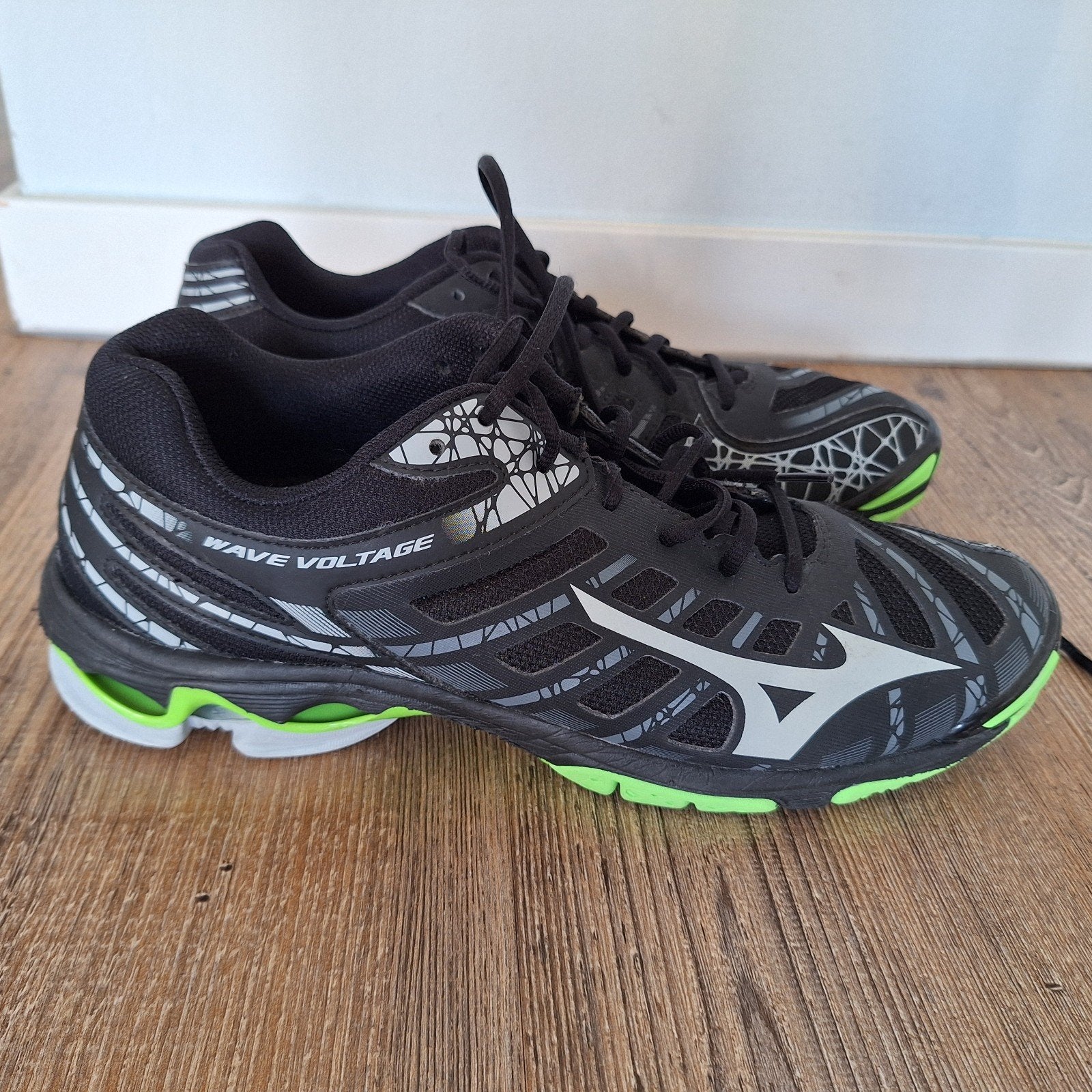 Mizuno Wave Voltage Volleybalschoenen - Maat 44, Ophalen of Verzenden, Gebruikt