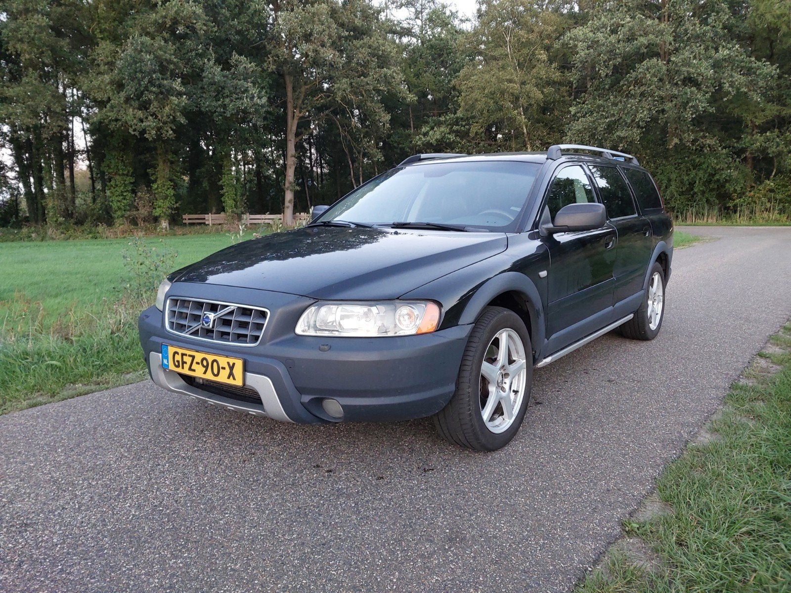 Volvo XC70 2.5 T AWD Geartronic 2006 Zwart, Auto's, Automaat, 1800 kg, Zwart, XC70