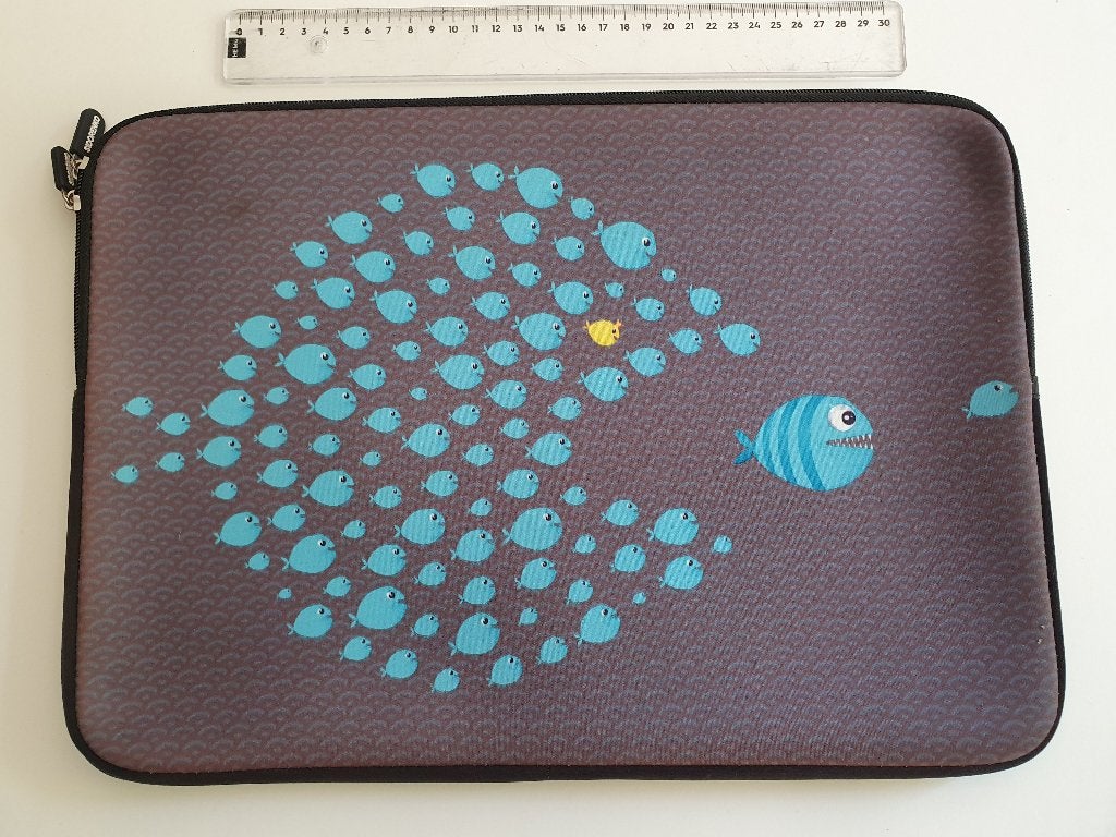 Leuke Laptophoes met vissen, Computers en Software, Ophalen of Verzenden, 16 inch, Zo goed als nieuw