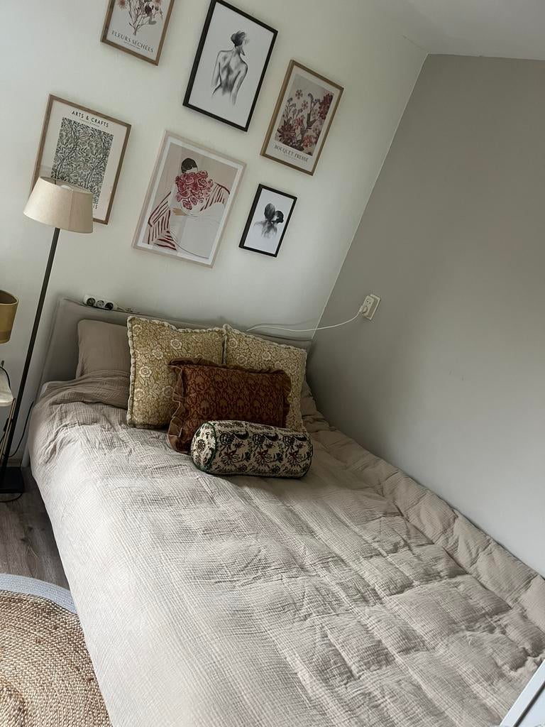140 bed te koop, ook losse bed delen, Huizen en Kamers