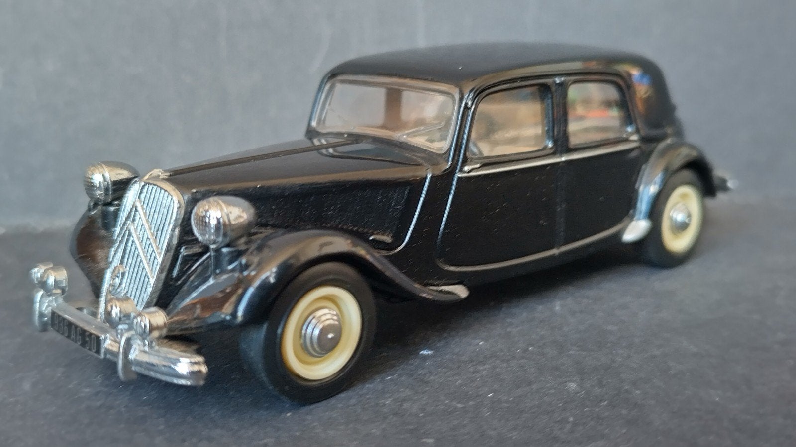Citroen Traction Avant 15cv 1;43 Dinky Collection Pol, Auto, Verzenden, Dinky Toys, Zo goed als nieuw