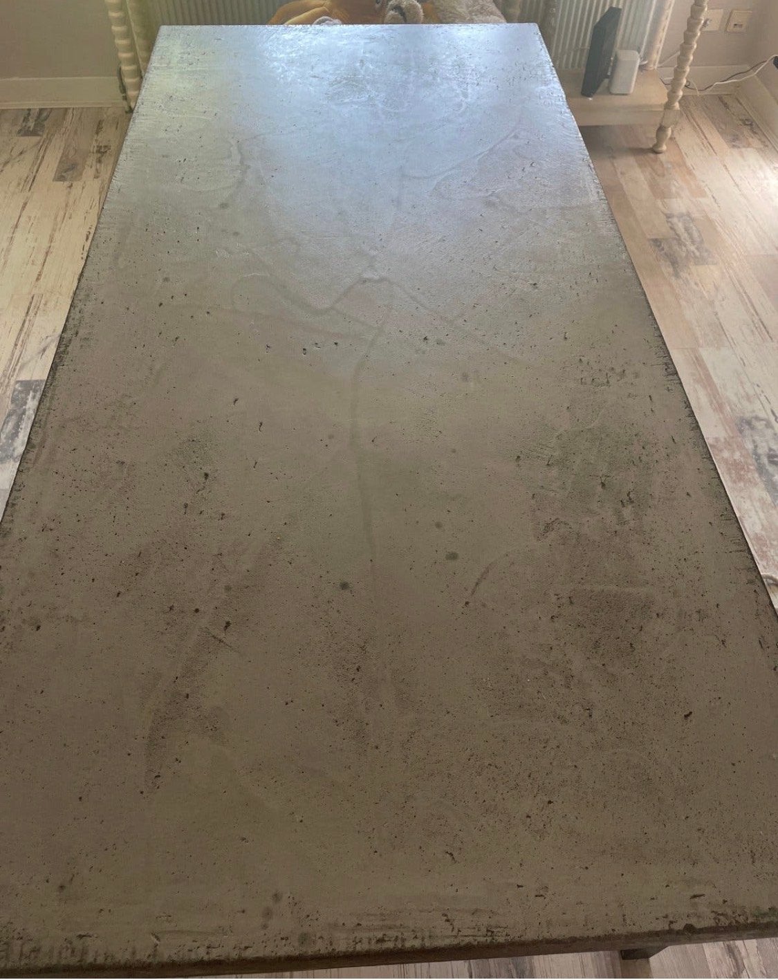Betonnen eettafel met metalen poten (190x90x77 cm), Ophalen, Gebruikt, 50 tot 100 cm, Vier personen