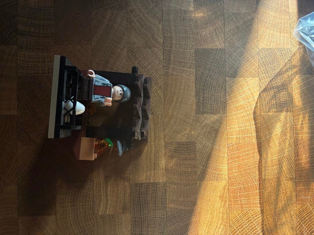 LEGO Minifiguur met kasteel/gevangenis scène, Gebruikt, Lego, Ophalen of Verzenden, Minifiguur
