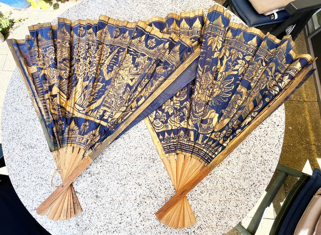 2 grote vintage Balinese waaiers met Batik stof, Ophalen, Handgemaakt, Textiel, Overige typen
