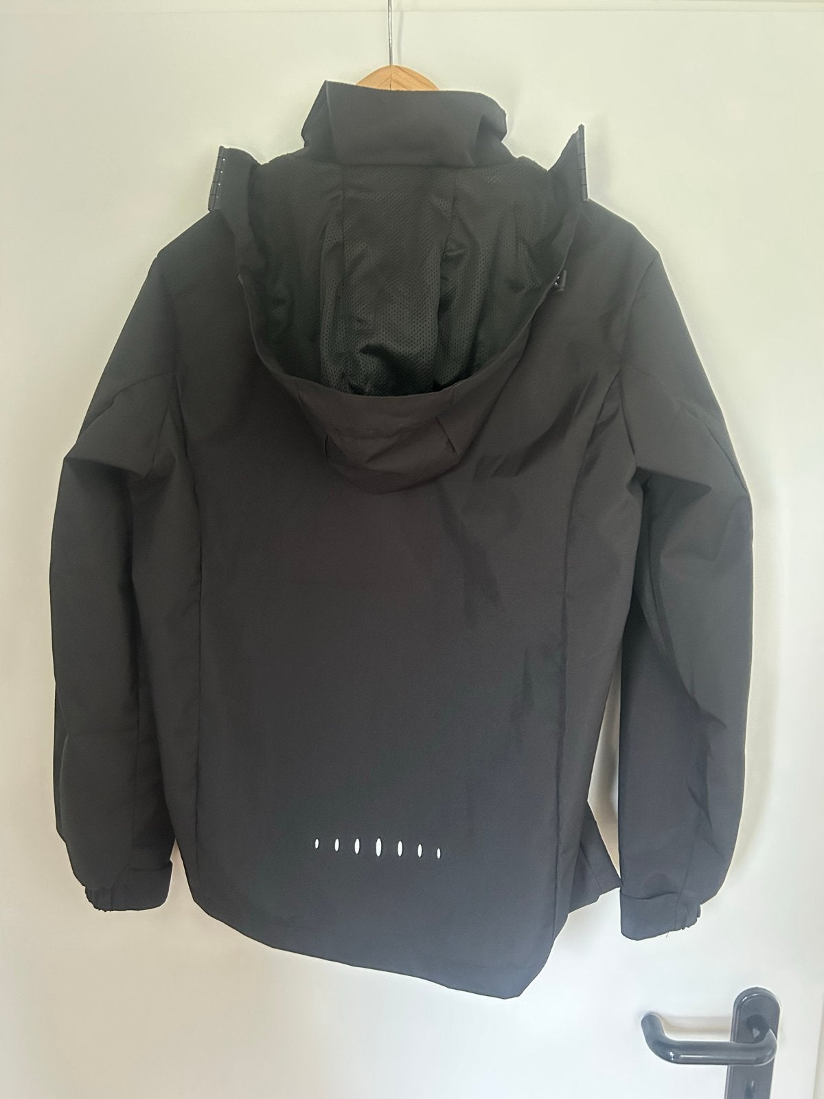 Nieuwe Arc'teryx jas, maat L (valt klein), Kleding | Heren, Ophalen of Verzenden, Nieuw, Maat 52/54 (L), Zwart