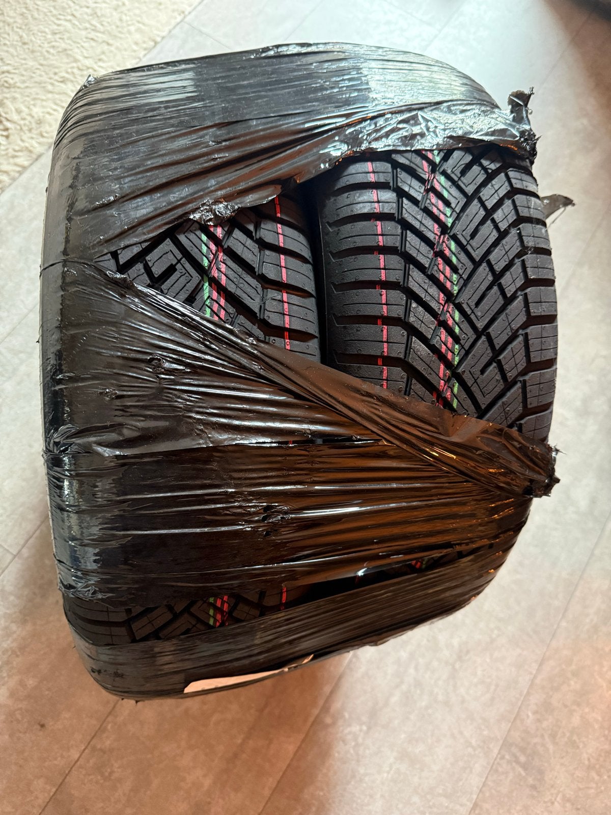 Nieuwe Continental AllSeason banden 185/60 R15, Ophalen, 15 inch, Nieuw, 185 mm