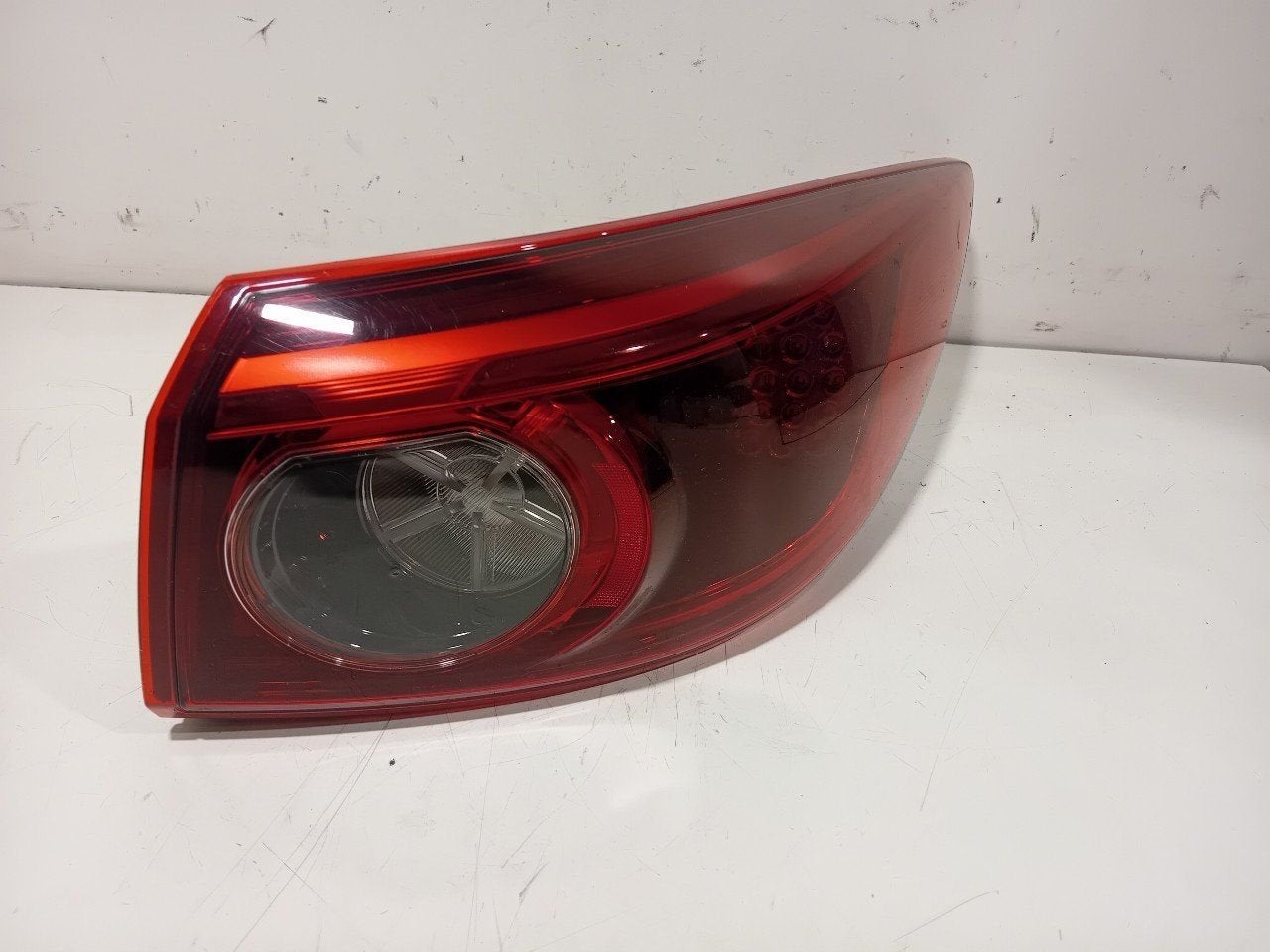 Achterlicht carrosserie rechts Mazda 3 serie, Onderdelen@venauto.nl, Van der Ven Autorecycling B.V., Gebruikt, Ettenseweg 76, 4706 PB Roosendaal, The Netherlands