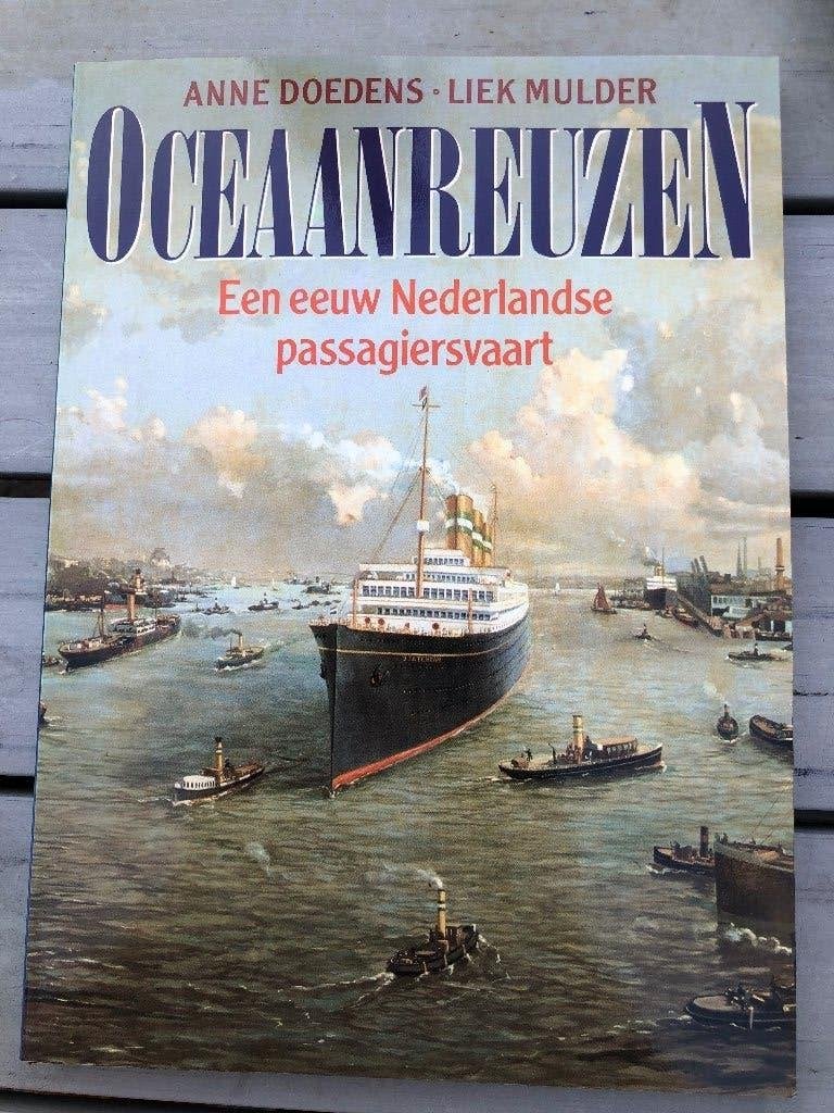 Oceaanreuzen: Een eeuw Nederlandse passagiersvaart, Verzamelen, Scheepvaart, Ophalen, Zo goed als nieuw, Motorboot, Boek of Tijdschrift
