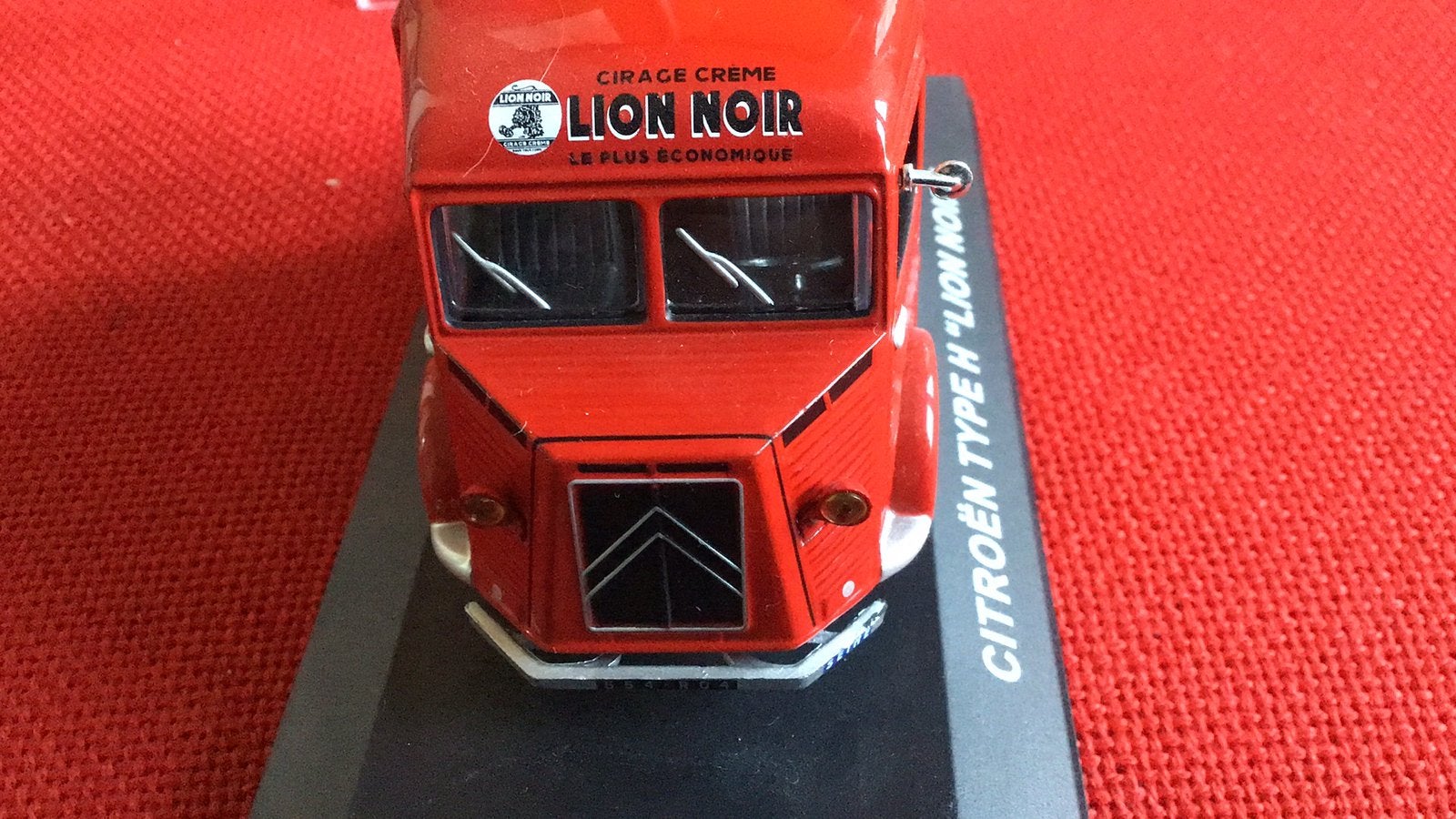 CITROEN H Y “LION NOIR” NIEUW+ VITRINE ALTAYA  PRIJS 9 EUR, Ophalen of Verzenden, Nieuw, Auto, Overige merken