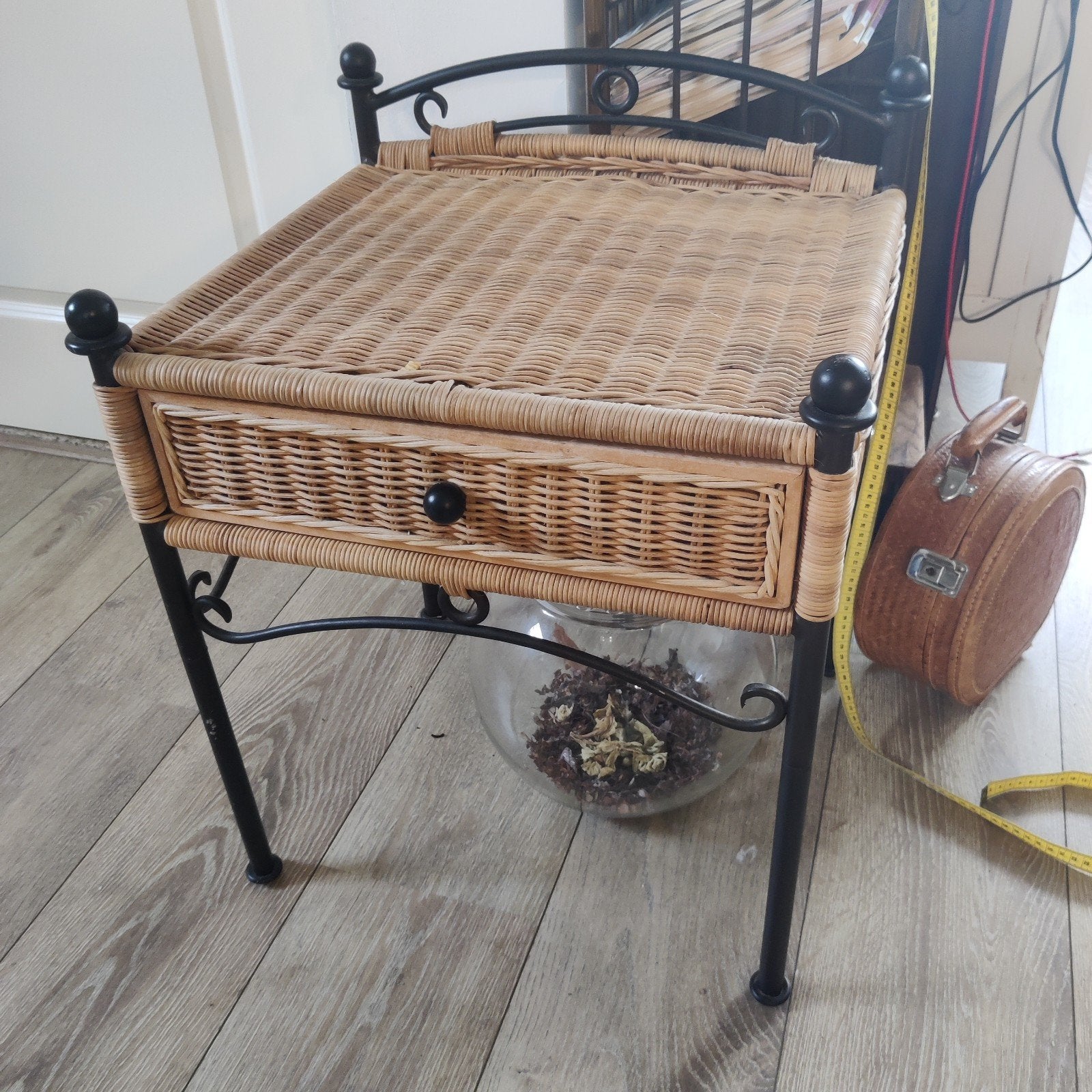 Rieten Bijzettafel / Nachtkastje in Nieuwstaat, 45 tot 60 cm, Overige materialen, Minder dan 55 cm, Nieuw