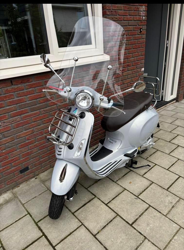 Piaggo Vespa Primavera touring 2015, Ophalen, Zo goed als nieuw, Benzine, Vespa
