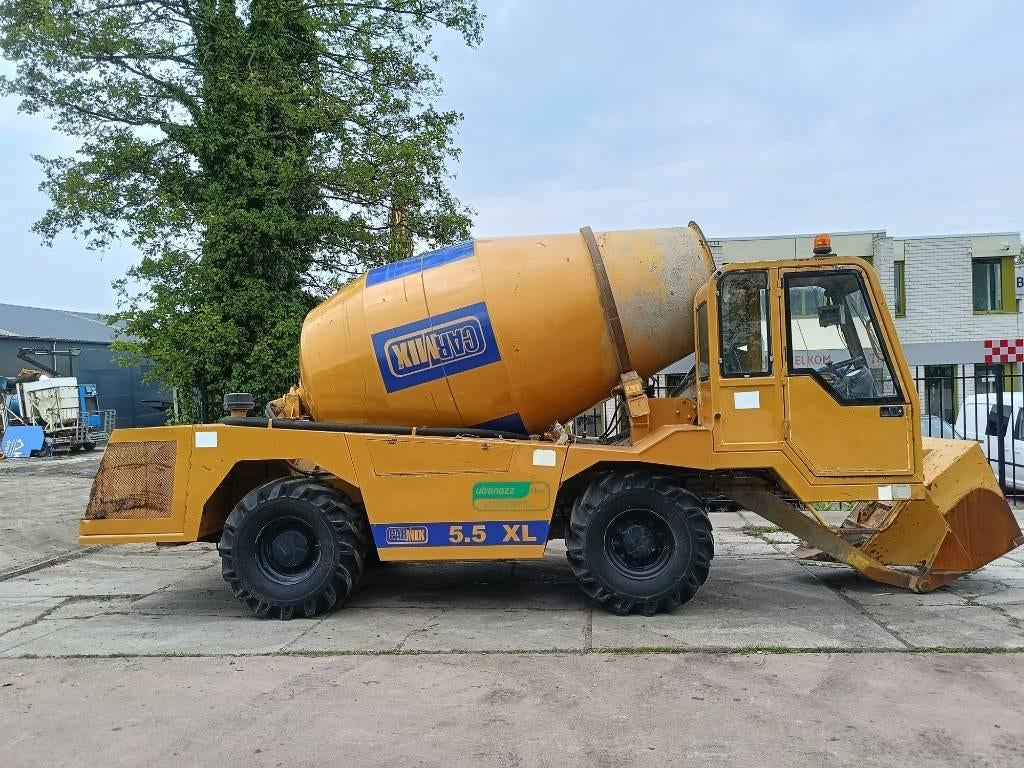 Carmix 5.5 XL self loading beton mixer + weightlog scale