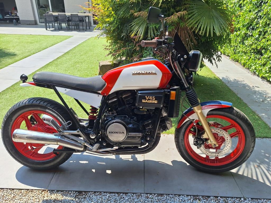 Honda V45 Sabre - Unieke Custom Build, Motoren, 4 cilinders, Motorrijbewijs A, Gebruikt, Particulier