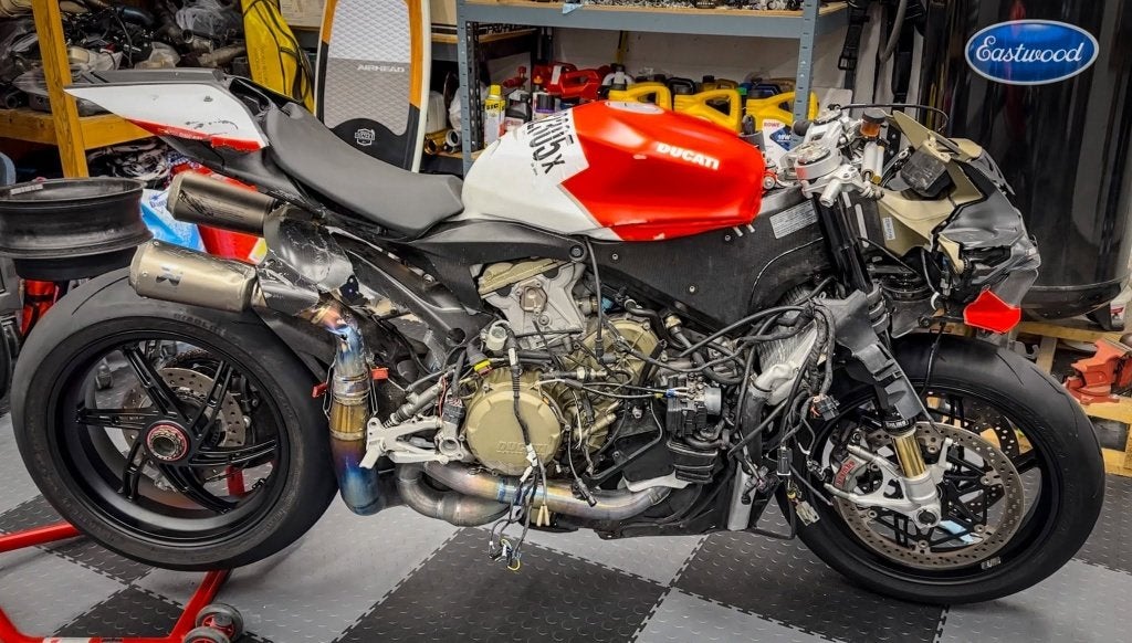 MOTOR NU VERKOPEN crossmotoren en schade motoren gezocht, Ophalen