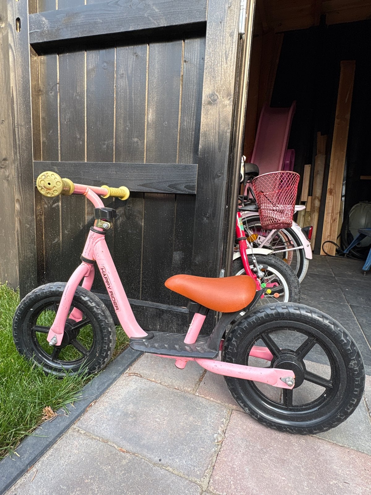 Roze loopfietsje Happy Rider met lichte gebruiksschade, Fietsen en Brommers, Fietsen | Kinderfietsjes, Ophalen, Gebruikt, Minder dan 16 inch
