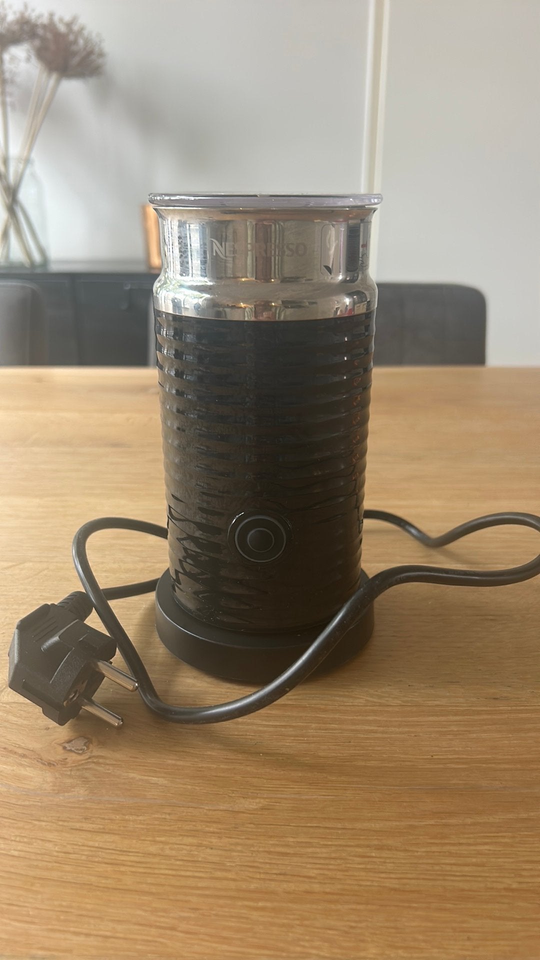 Zwarte Nespresso melkopschuimer, Ophalen of Verzenden, Zo goed als nieuw