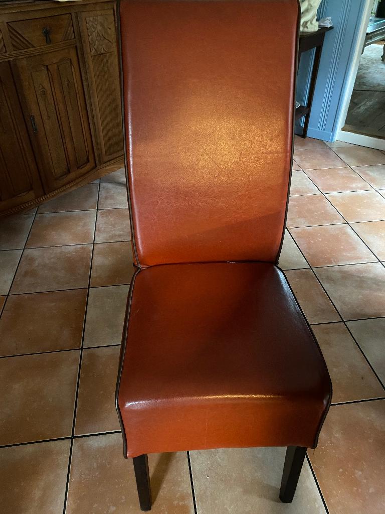 Wie kan mij helpen, Huis en Inrichting, Stoelen, Ophalen, Twee, Bruin, Zo goed als nieuw