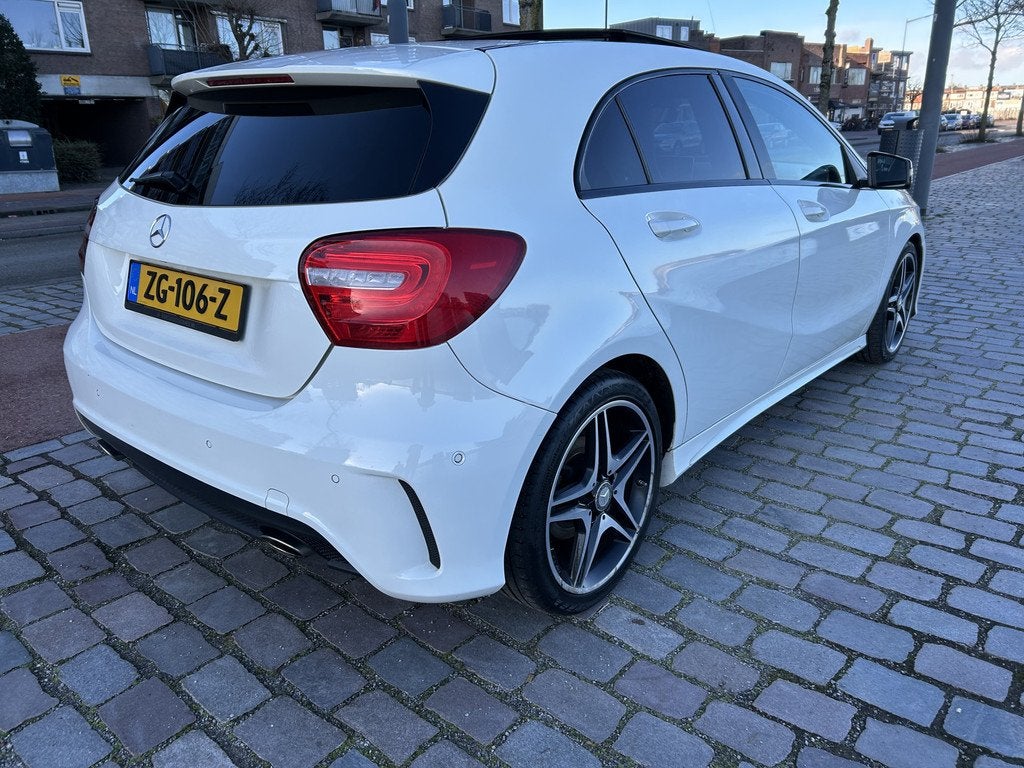 Mercedes-Benz A-Klasse 200 Prestige AMG Pakket Panodak navi/, Auto's, Mercedes-Benz, Gebruikt, Wit, 1595 cc, Bedrijf