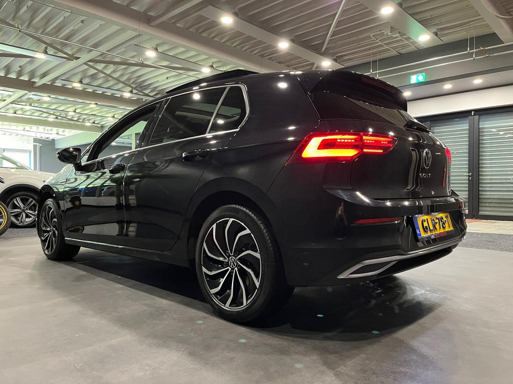 Volkswagen GOLF 1.5 eTSI DSG AUTOMAAT STYLE PANORAMADAK, Euro 6, 4 cilinders, 150 pk, Zwart