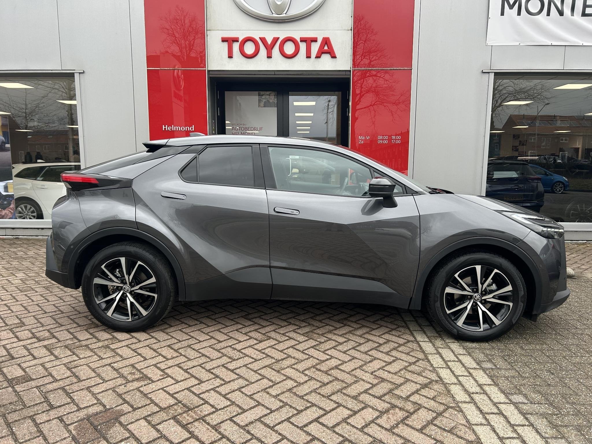 Toyota C-HR 1.8 Hybrid 140 First Edition | NL AUTO | AUTOMAA, Auto's, Toyota, Parkeersensor, Stof, Euro 6, 4 cilinders