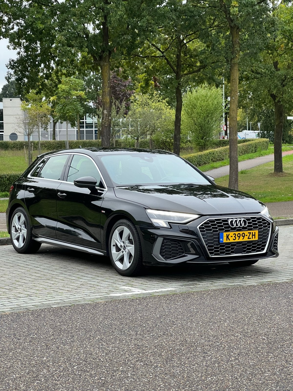 Audi A3 35 Tfsi 150pk Mhev S-tronic 2021 Zwart, Auto's, 1498 cc, 1295 kg, 4 cilinders, Zwart