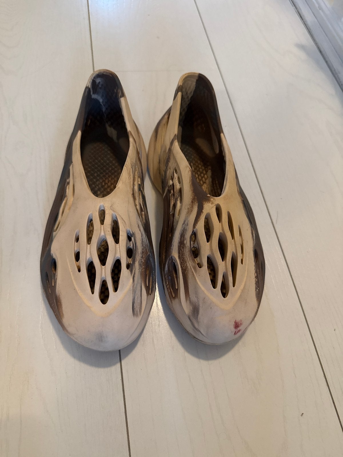 Yeezy Foam Runner - Maat 40 unisex, Ophalen of Verzenden, Zo goed als nieuw, Overige kleuren, Slippers