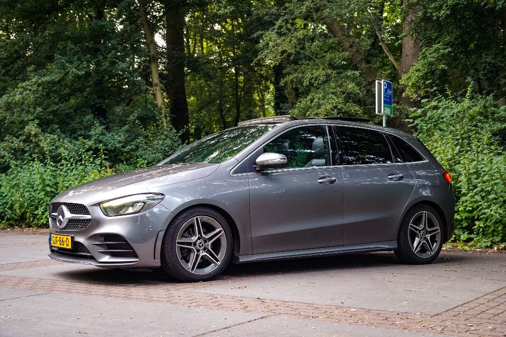 Mercedes-Benz B200D AMG line 2019 sfeerverlichting camera, Zwart, 4 cilinders, 150 pk, 1435 kg