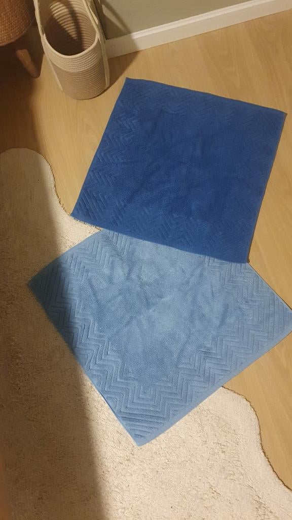 2 keer blauwe EU made Frottana 100 % katoen badstof badmat, Ophalen of Verzenden, Zo goed als nieuw, Blauw, Badmat