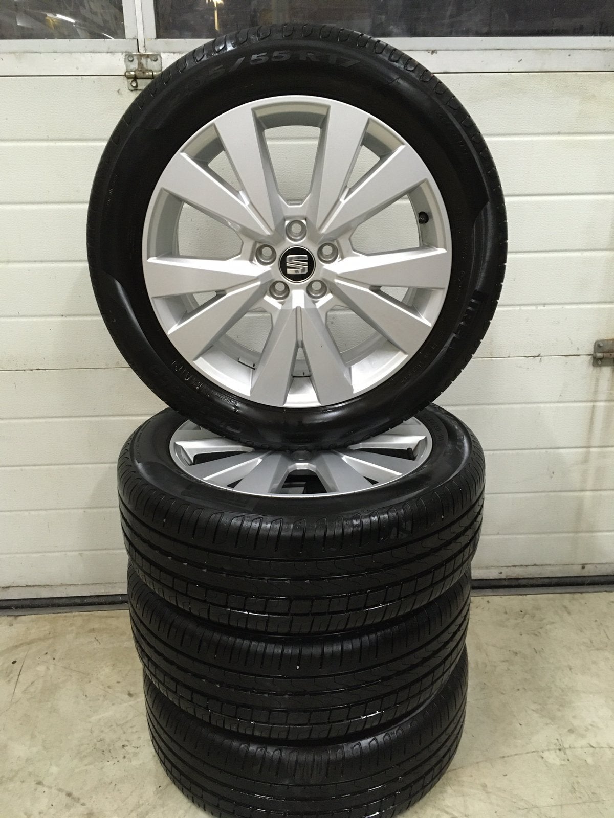 Seat arona 17 inch winterbanden of zomerbanden, Ophalen, 17 inch, 205 mm, Band(en)