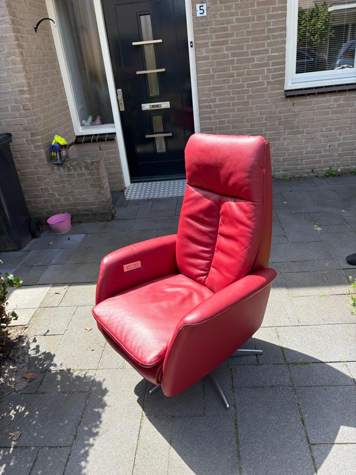 EasySit Frey leren elektrische relax-/sta-op stoel – rood, Ophalen, Zo goed als nieuw, 50 tot 75 cm, Leer