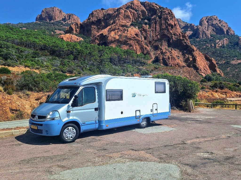 Zeer nette originele burstner camper T695 bj 2007, Caravans en Kamperen, Standaard zit, Ringverwarming, Airbags, 6 tot 7 meter