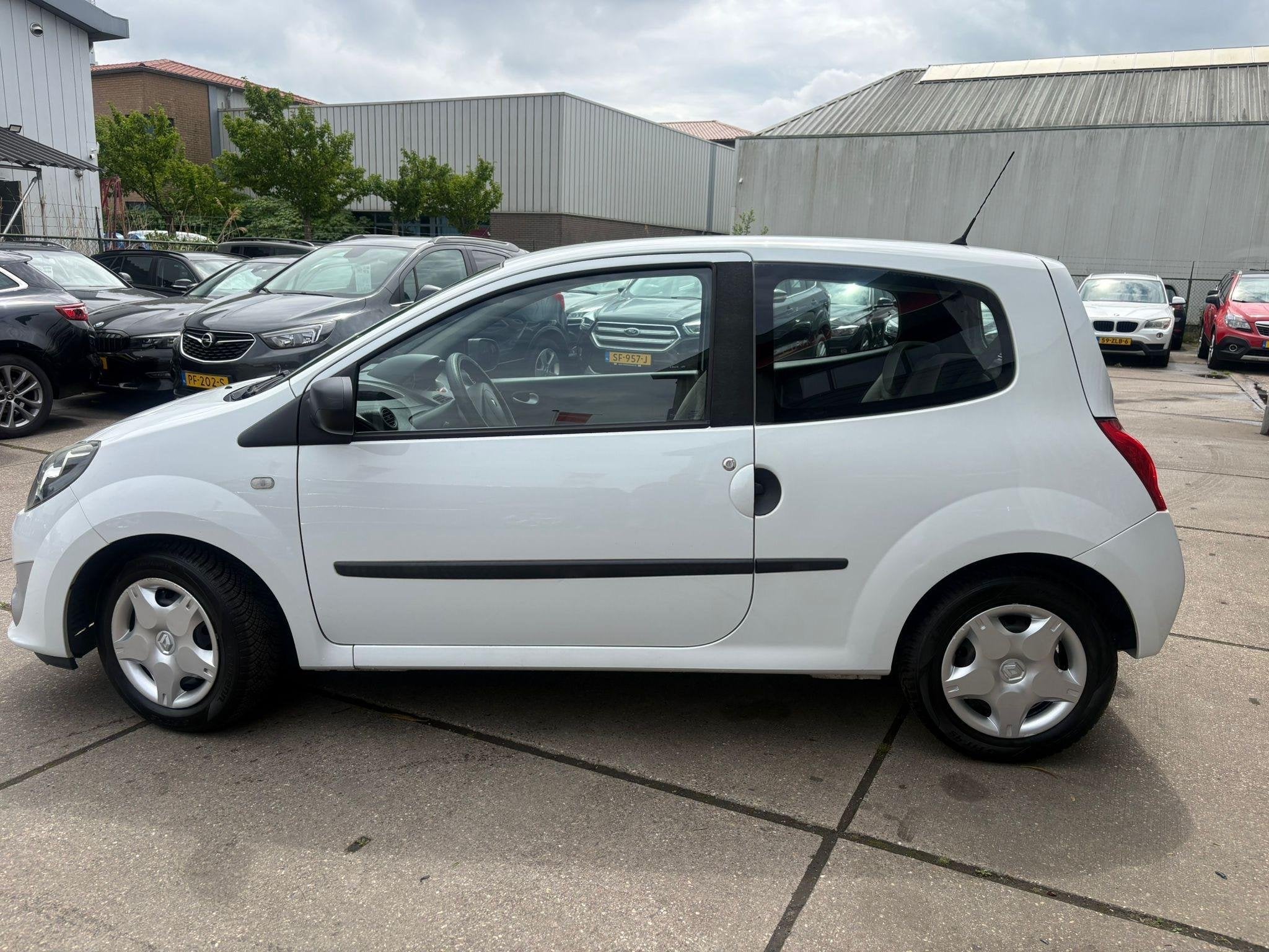 Renault Twingo 1.2-16V Authentique Werkende Airco, radio, tr, Auto's, Gebruikt, 4 cilinders, 4 stoelen, Wit
