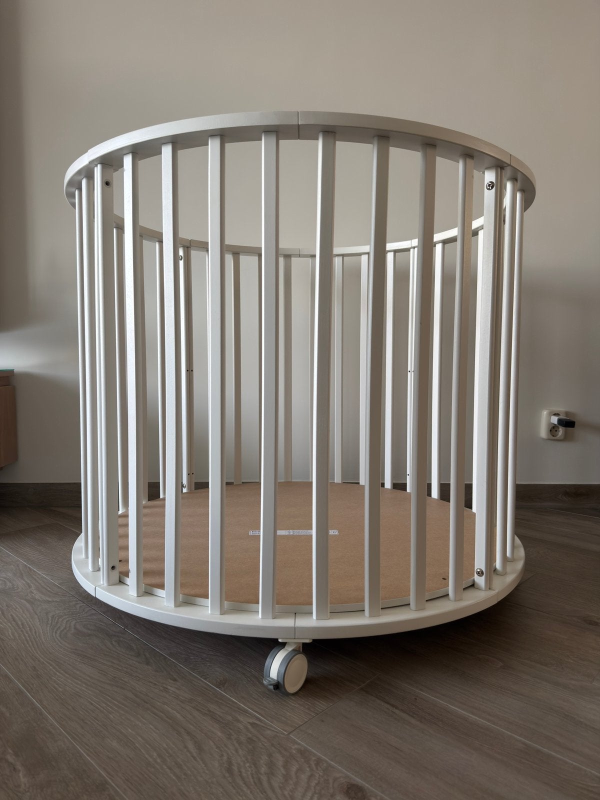 Europe Baby Circa ronde box wit met kleed, Ophalen, Zo goed als nieuw, Rond, Wieltjes