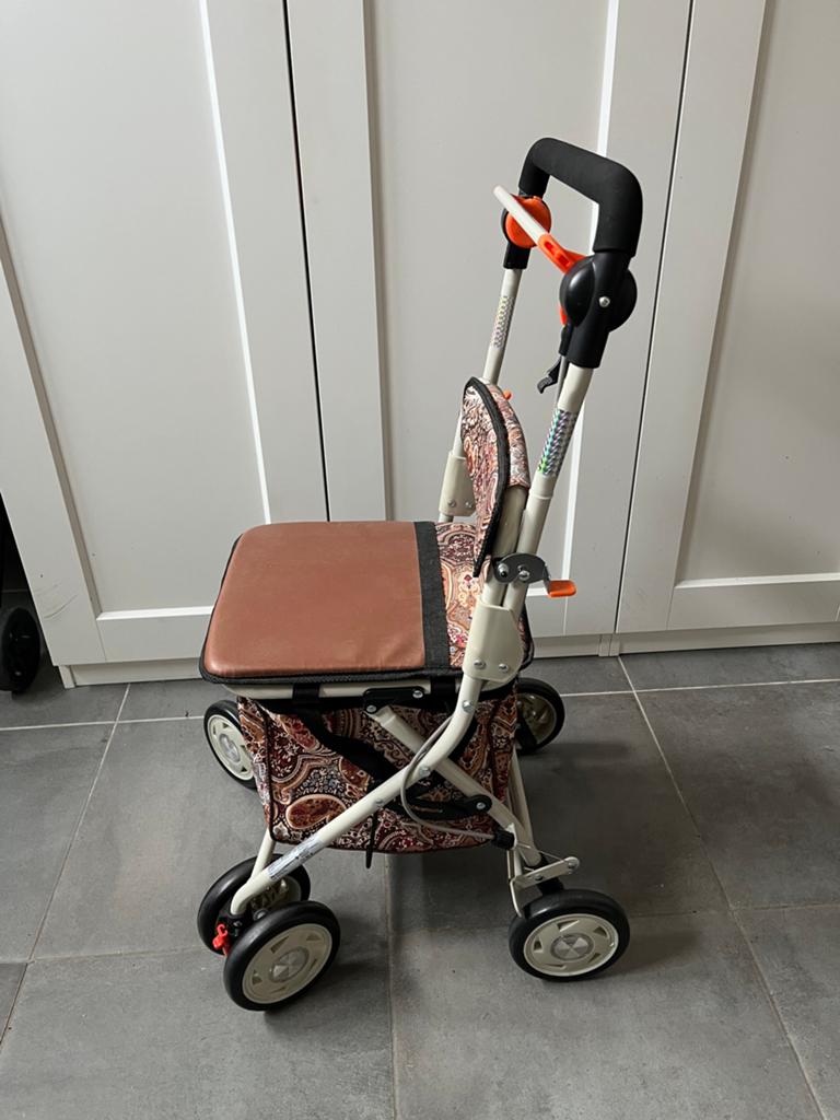 Mobiclinic Coliseo boodschappentrolly/rollator donkerbruin, Diversen, Ophalen, Opvouwbaar, Zo goed als nieuw