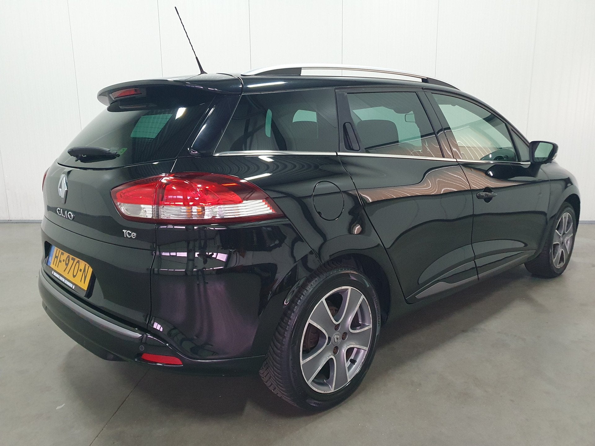 Renault Clio Estate 0.9 TCe Night&Day NAVI/PDC/AIRCO/CRUISE/, Voorwielaandrijving, Stof, Zwart, Origineel Nederlands