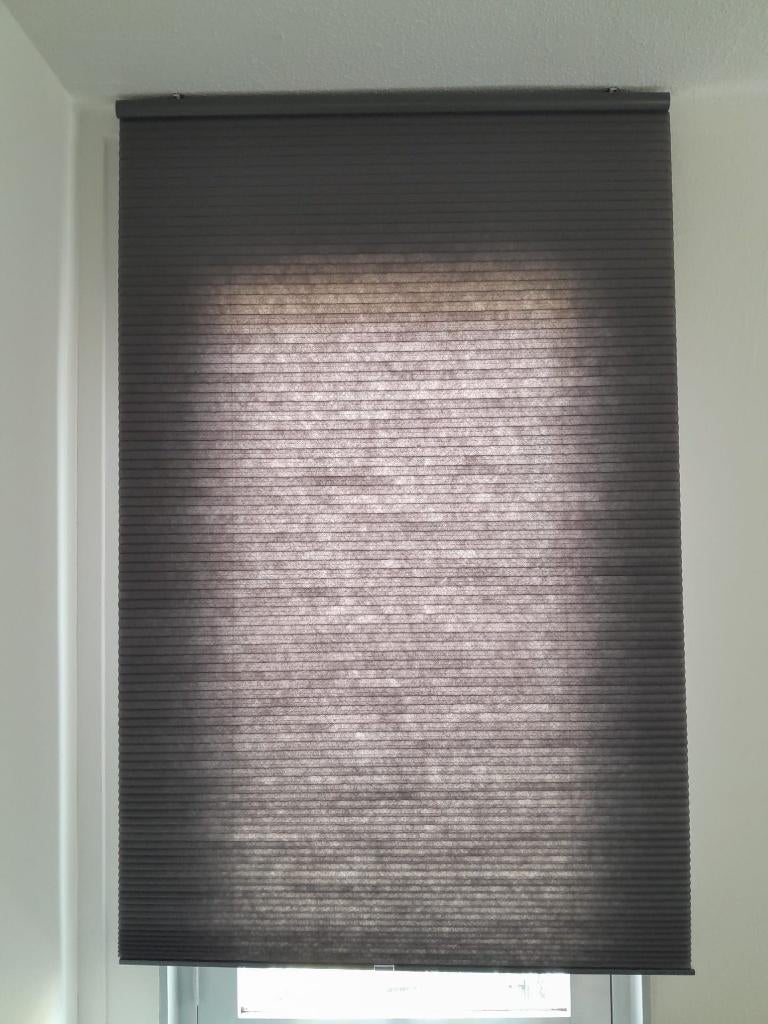 Grijze Plisségordijnen, Huis en Inrichting, Stoffering | Gordijnen en Lamellen, Ophalen, Gebruikt, 100 tot 150 cm, 200 cm of meer