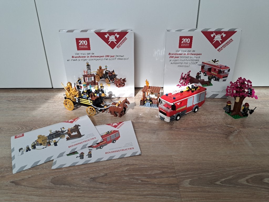 2 Lego sets 200 jaar Brandweer Antwerpen, Ophalen of Verzenden, Zo goed als nieuw
